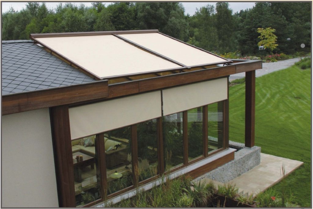 Store veranda toile blanche pose sur mesure protection solaire Ile-de-France