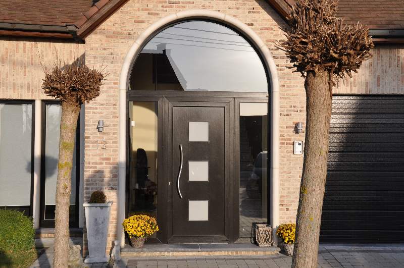 Porte d’entrée sur mesure PVC pose rénovation maison Ile-de-France