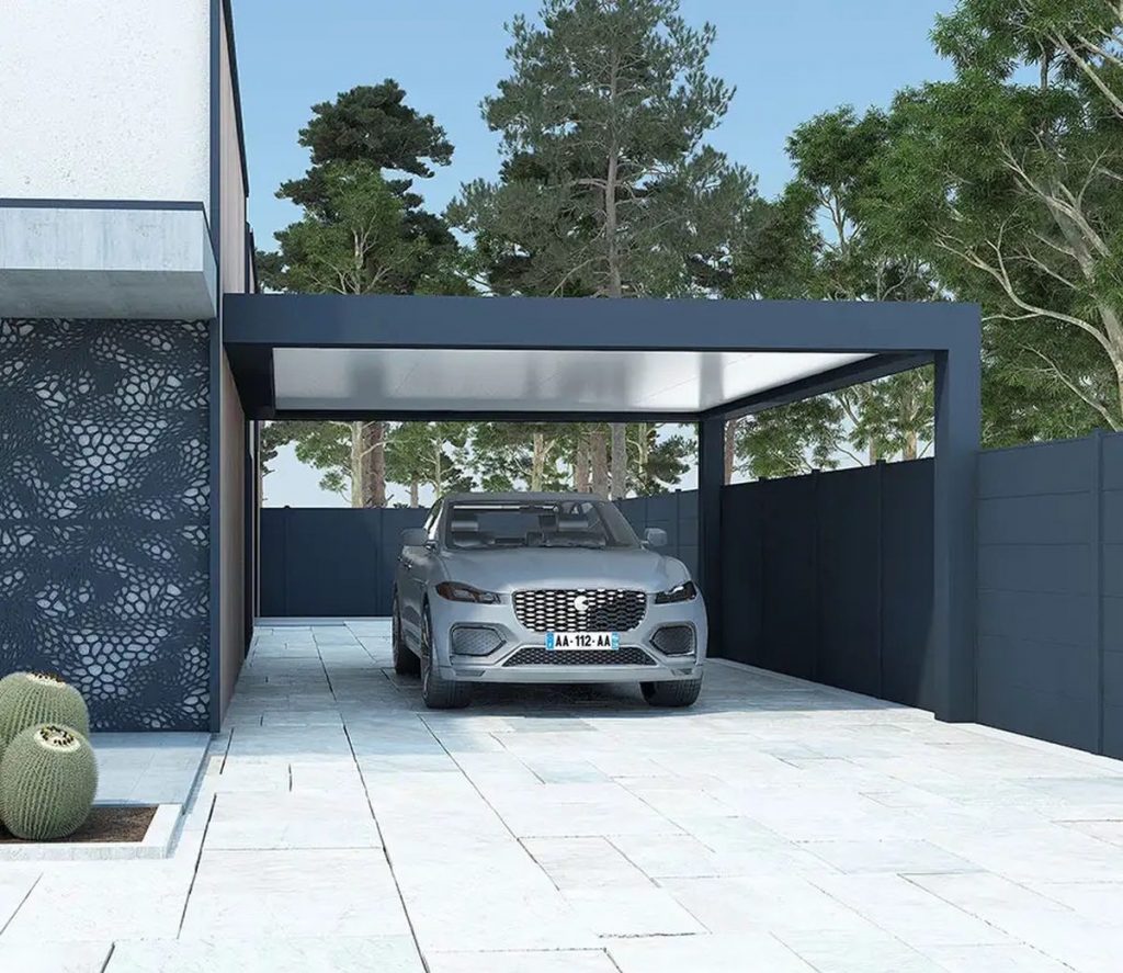Carport aluminium adosse design moderne avec cloture sur mesure