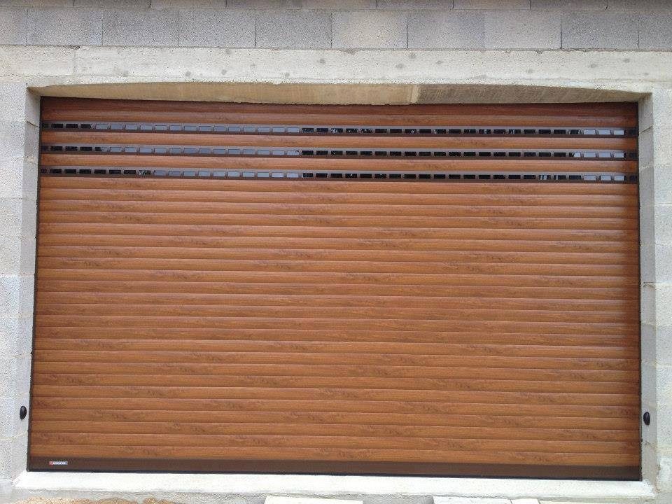 Porte garage enroulable blanche hublots pose sur mesure ile de france