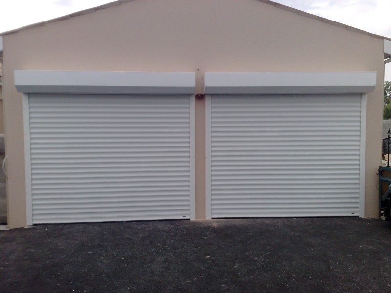 Porte garage enroulable coffre blanche pose sur mesure ile de france