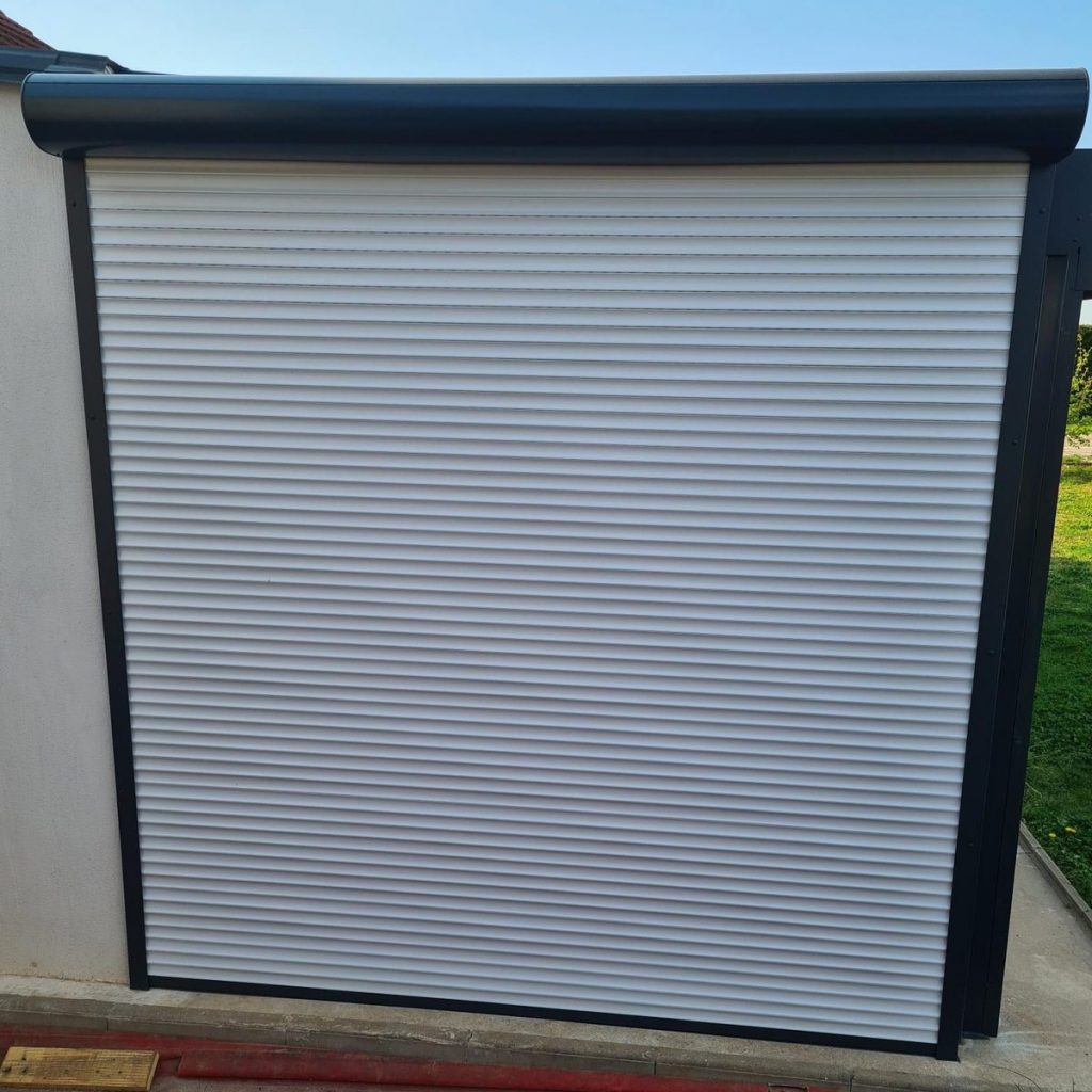 porte-garage-enroulable-pose-renovation-sur-mesure-region-parisienne