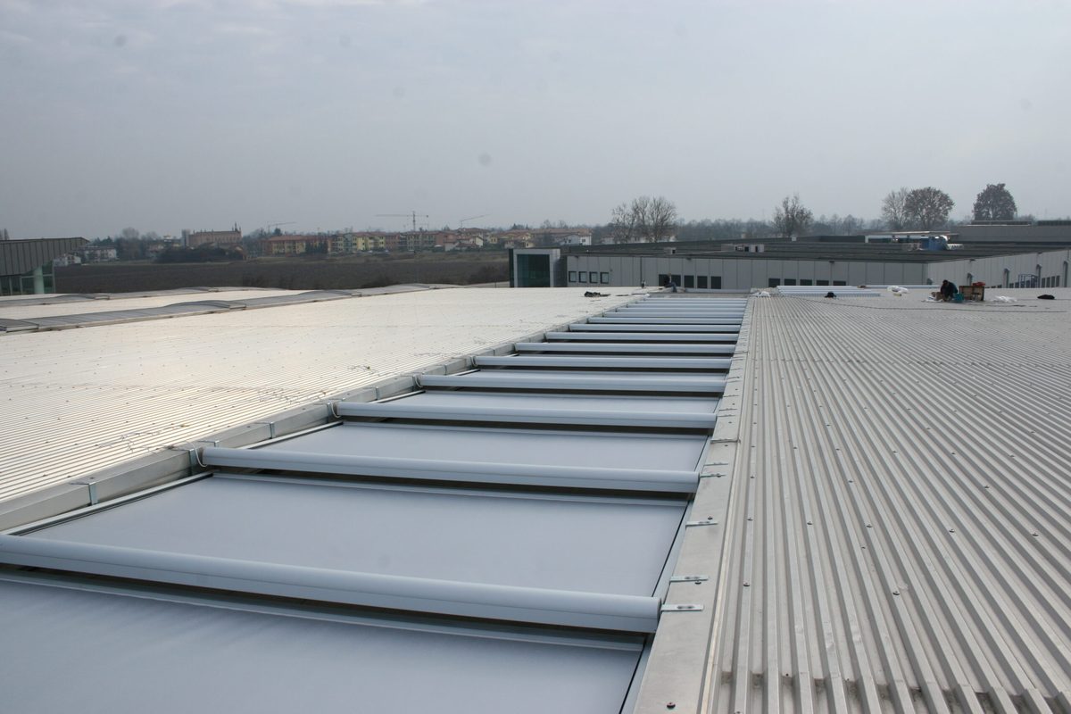 Store veranda moderne eclairage pose sur mesure