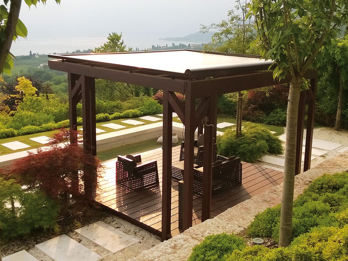 Store veranda systeme toiture vitree pose sur mesure