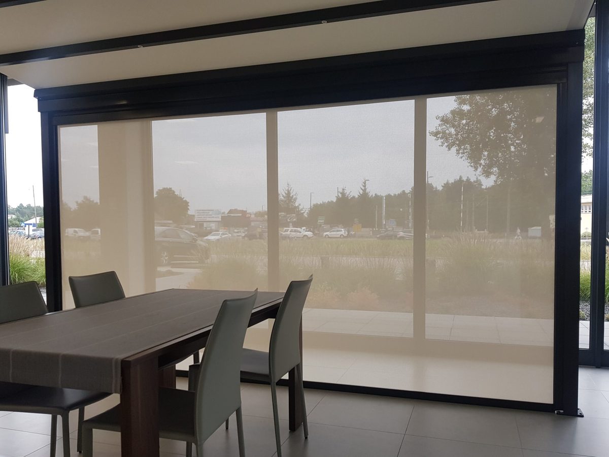 Store ZIP exterieur maison contemporaine pose Seine-et-Marne