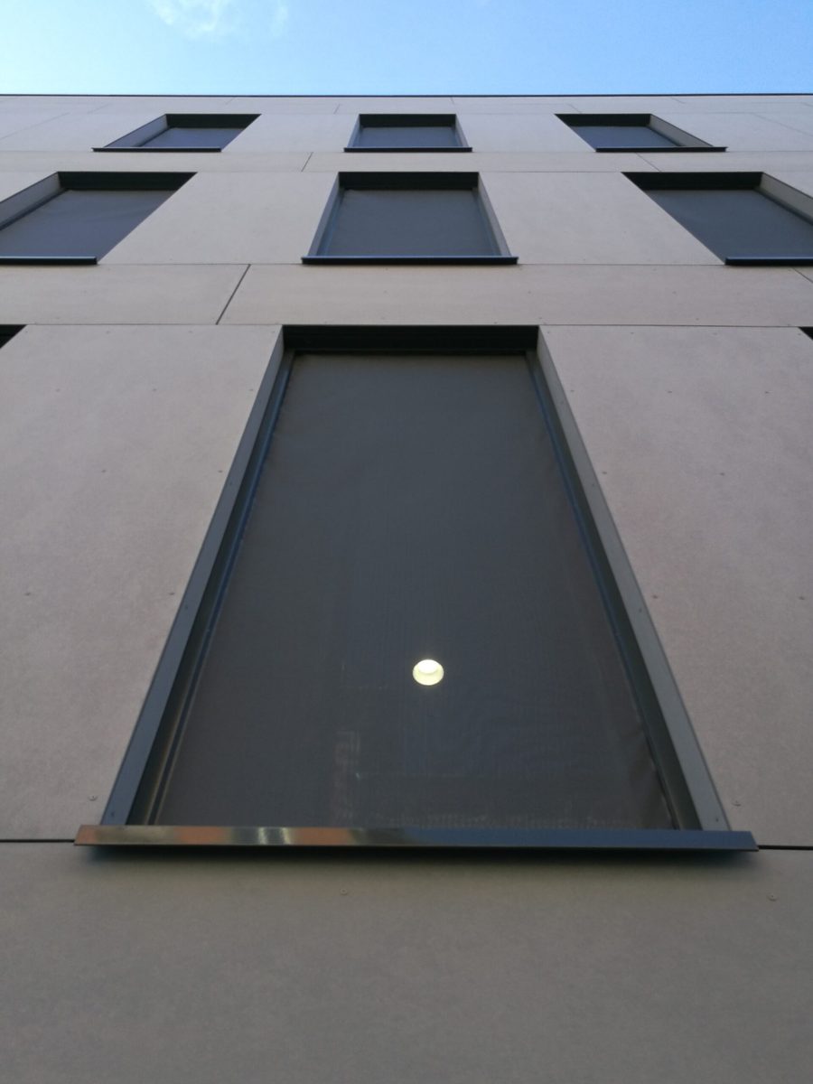 Store ZIP exterieur protection solaire pose Ile-de-France