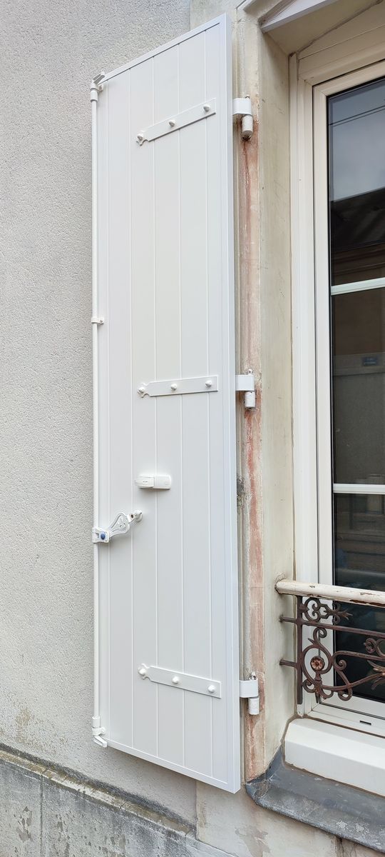 Volet battant aluminium blanc laque installation fenetre Essonne