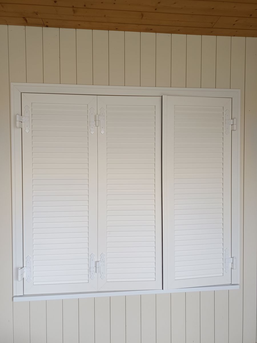 Volet battant aluminium blanc persienne detail pose 03