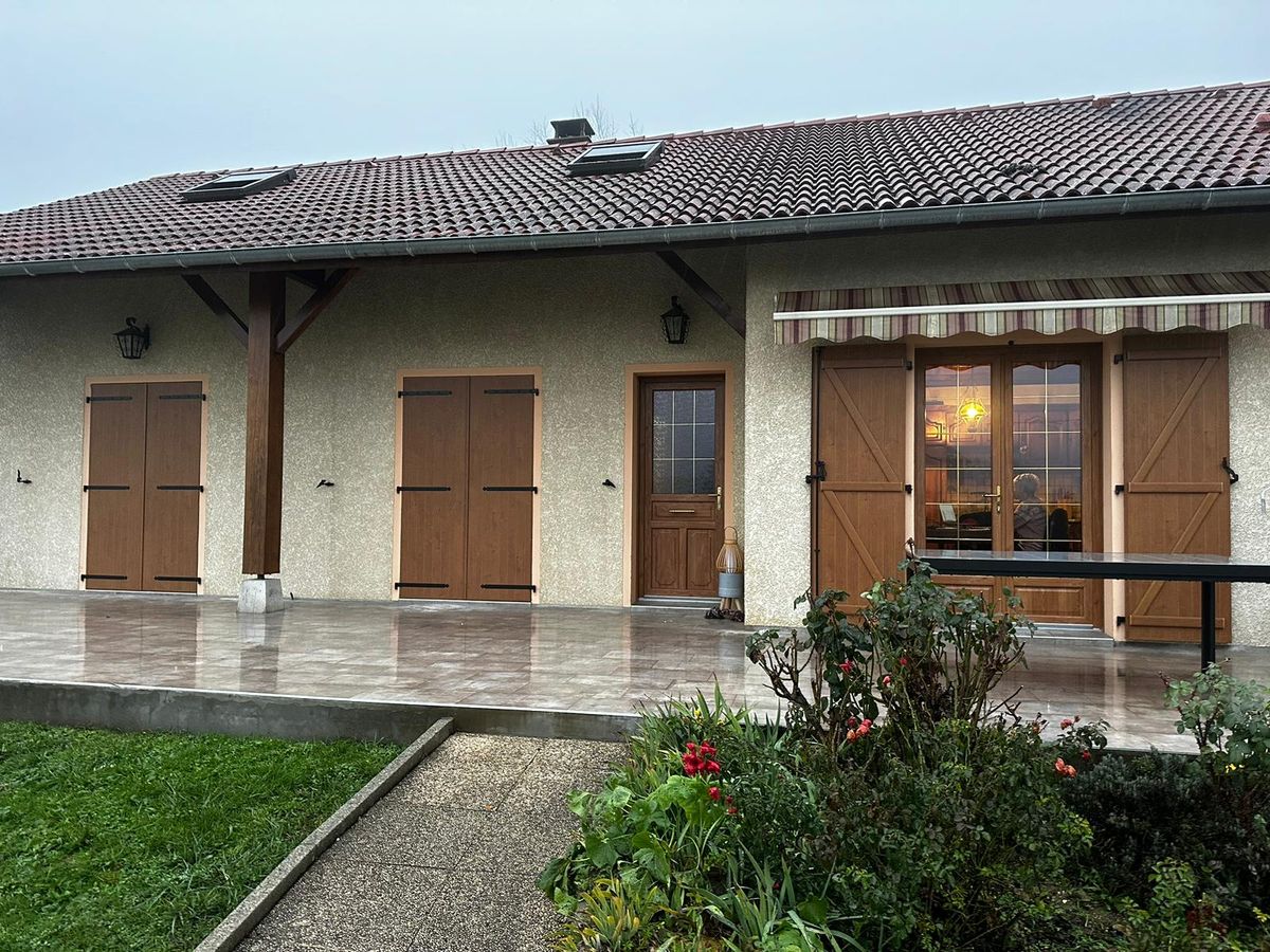 Volet battant aluminium pose fenetre maison individuelle Ile-de-France