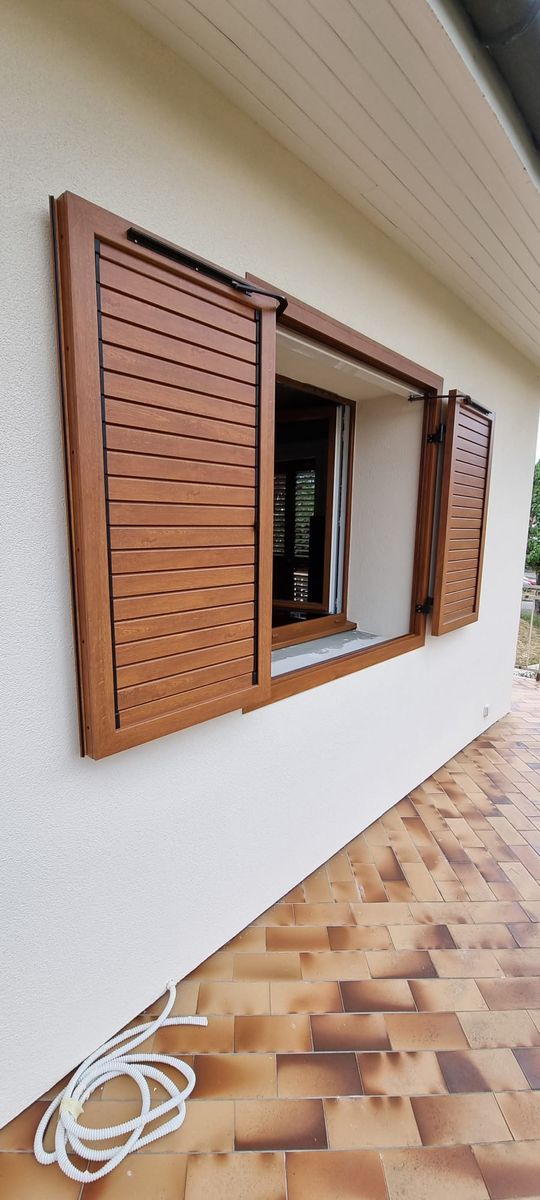 Volet battant aluminium pose sur mesure renovation Seine-et-Marne