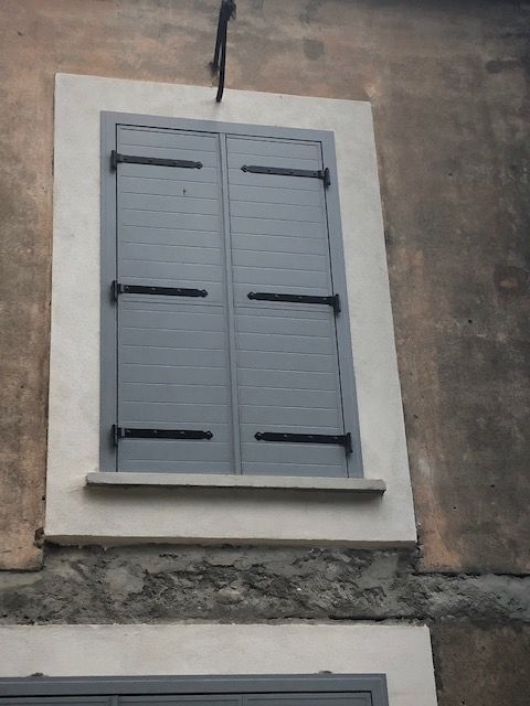 Volet battant aluminium installation renovation maison Val-de-Marne