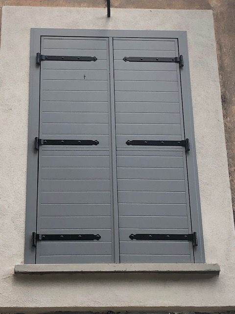 Volet battant aluminium pose professionnelle pavillon Essonne
