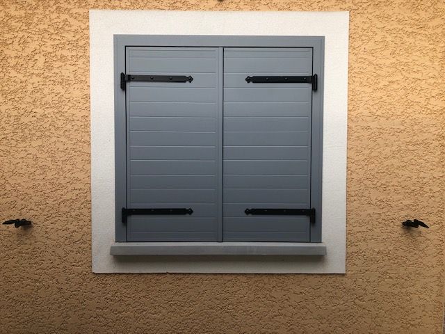 Volet battant aluminium pose chantier renovation Ile-de-France