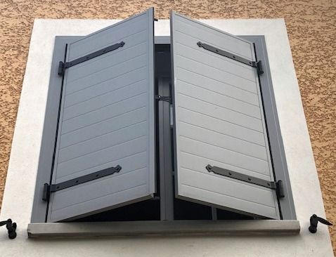 Volet battant aluminium sur mesure installation fenetre region parisienne