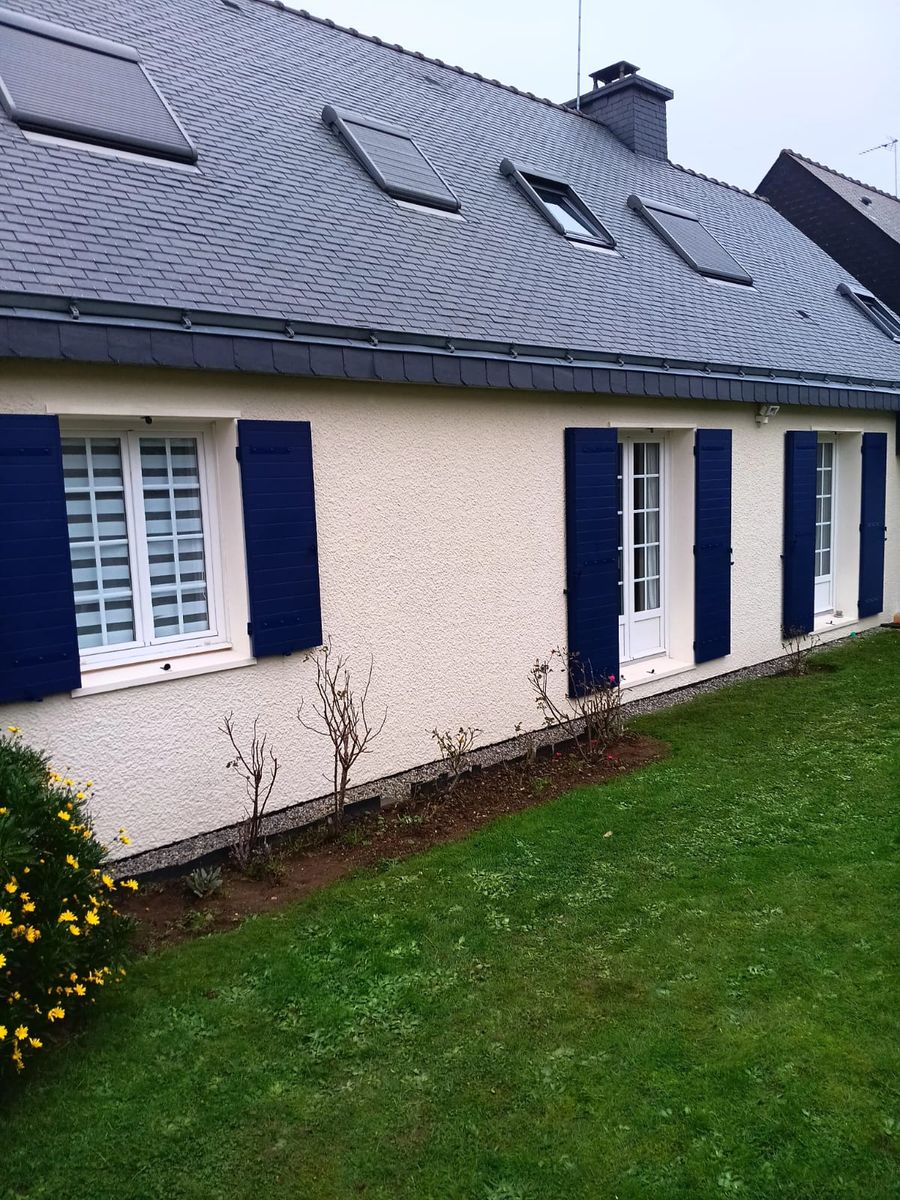 Volet battant aluminium rouge brique pose renovation pavillon Val-de-Marne