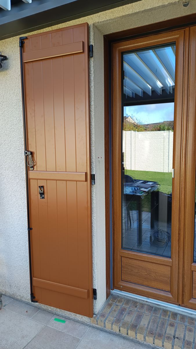 Volet battant aluminium ton bois chene pose maison pose 08