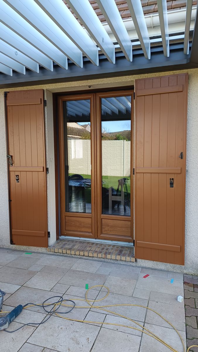 Volet battant aluminium ton bois chene pose maison pose 09