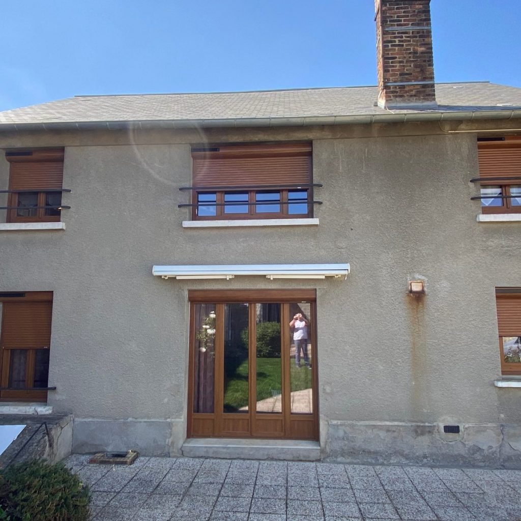 volet-roulant-coffre-solaire-pose-renovation-sur-mesure