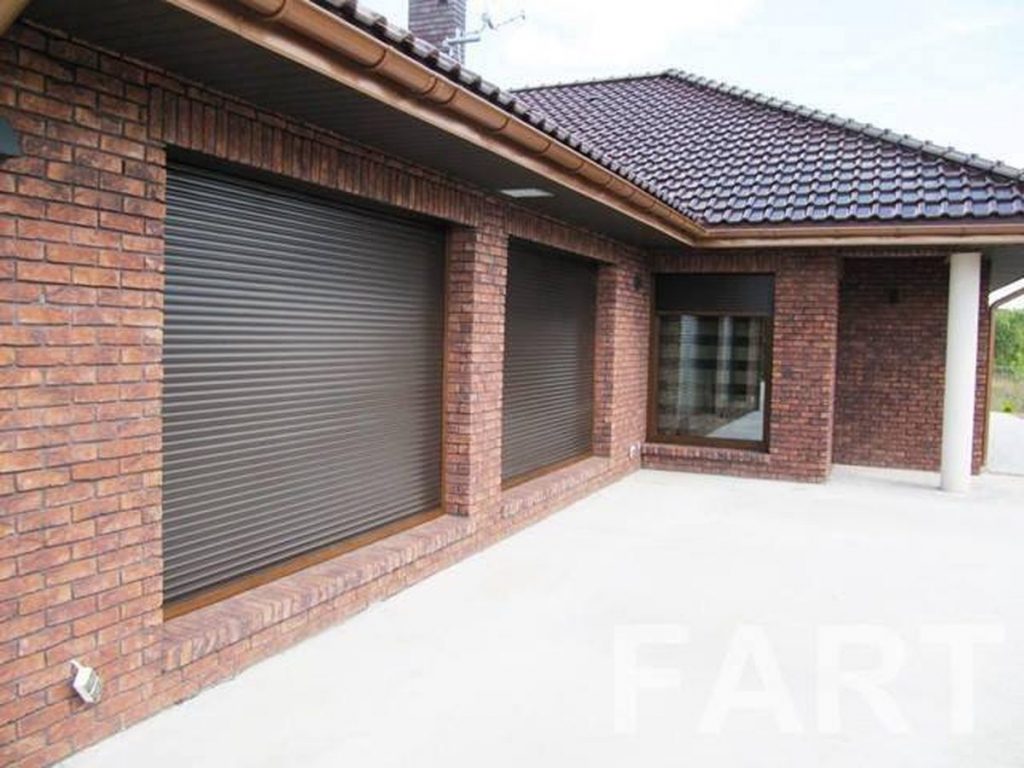 volets-roulants-aluminium-gris-anthracite-maison-briques-pose