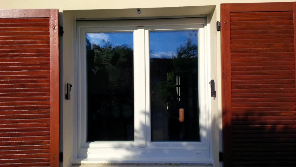 Fenêtre PVC sur mesure - réalisation Vannes (Bretagne)