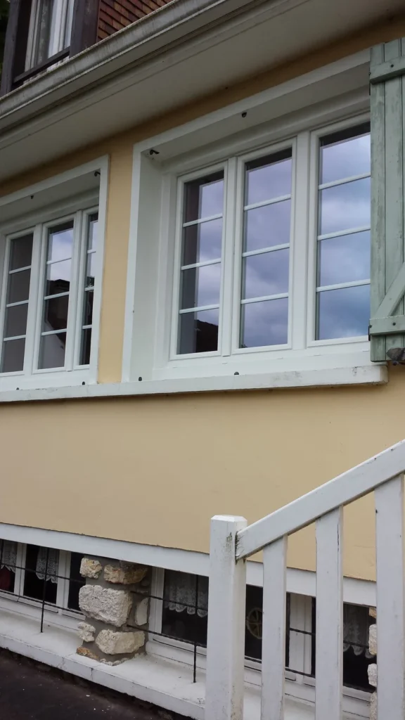 Fenêtre PVC sur mesure - réalisation Rennes (Bretagne)