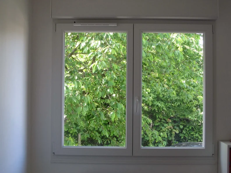 Fenêtre PVC sur mesure - réalisation Saint-Étienne (Auvergne-Rhône-Alpes)