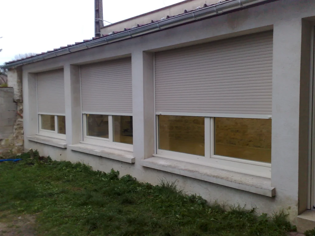 Fenêtre PVC sur mesure - réalisation Saint-Étienne (Auvergne-Rhône-Alpes)