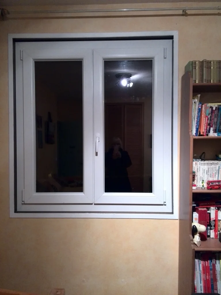 Fen\u00eatre PVC blanche sur mesure - r\u00e9alisation France