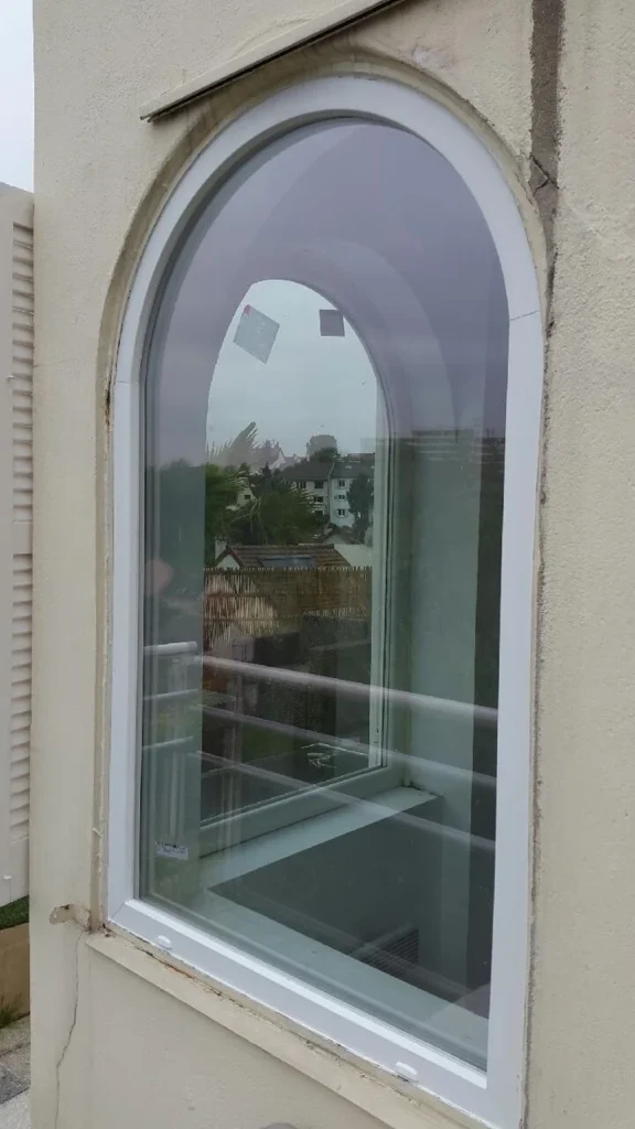 Fen\u00eatre PVC blanche sur mesure - r\u00e9alisation France