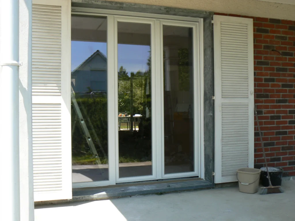 Fen\u00eatre PVC blanche sur mesure - r\u00e9alisation France