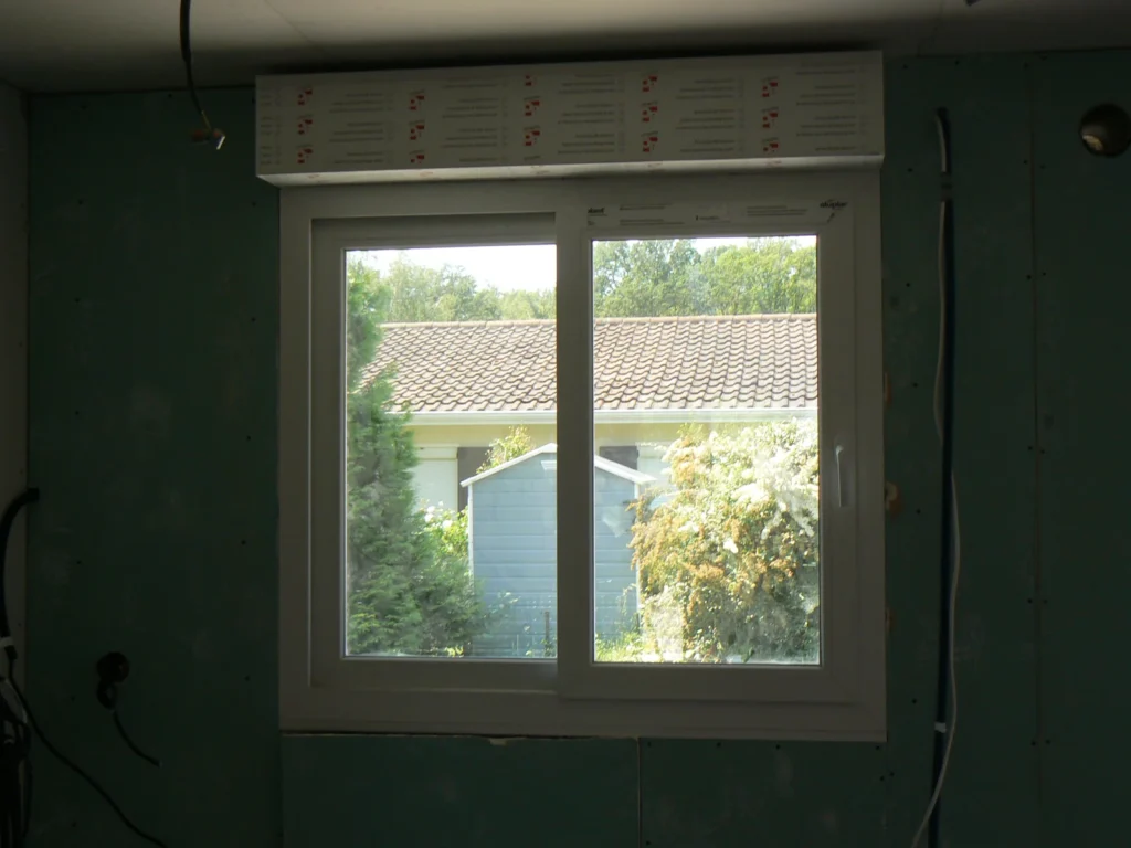 Fen\u00eatre PVC blanche sur mesure - r\u00e9alisation France