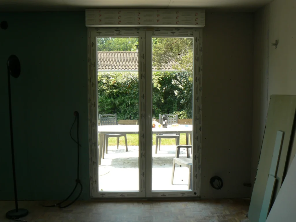 Fen\u00eatre PVC blanche sur mesure - r\u00e9alisation France