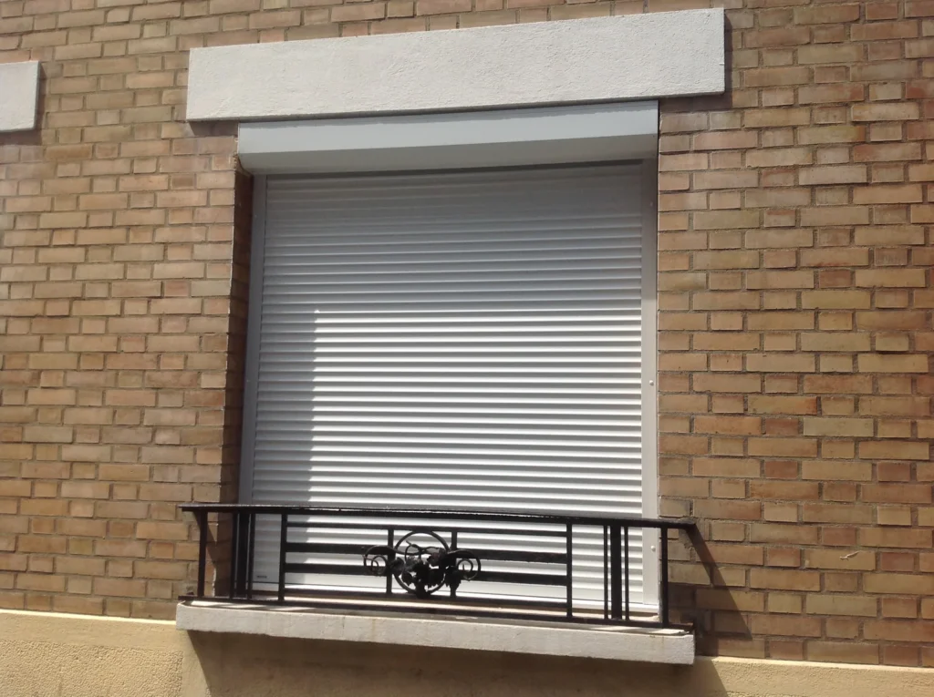Volet roulant aluminium blanc - r\u00e9alisation France