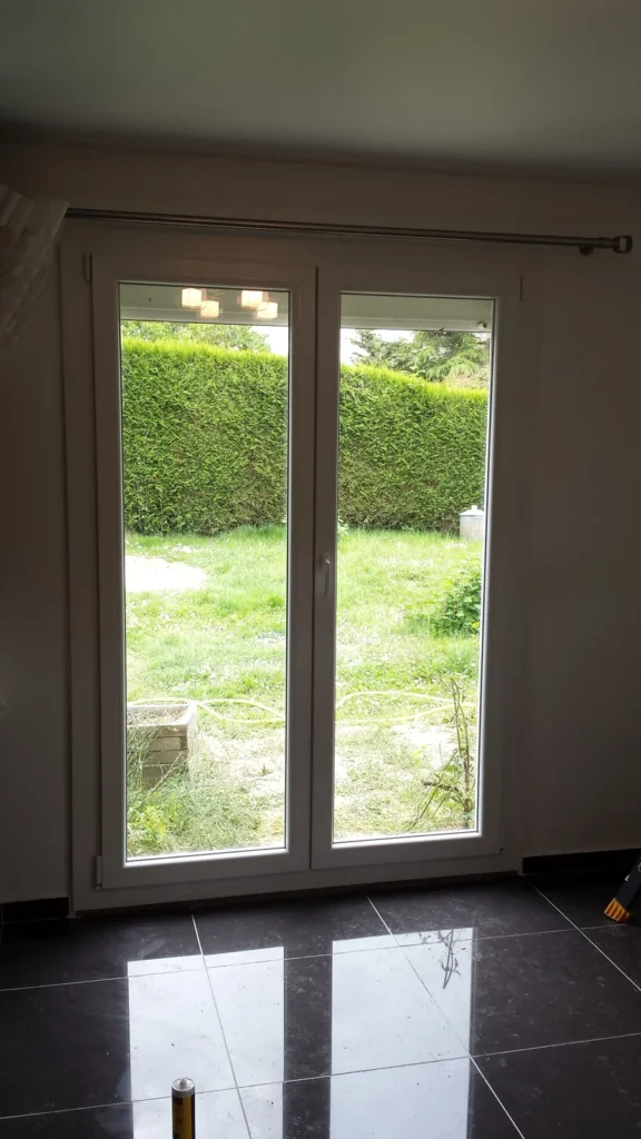 Fenêtre PVC sur mesure - réalisation Tours (Centre-Val de Loire)