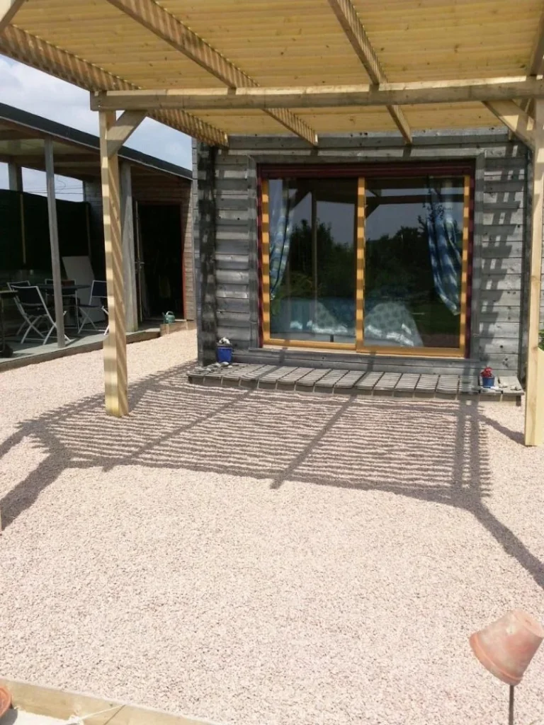 Pergola bioclimatique sur mesure - réalisation Lyon (Auvergne-Rhône-Alpes)