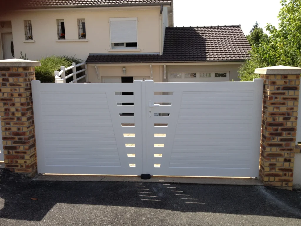 Portail aluminium sur mesure - réalisation Strasbourg (Grand Est)