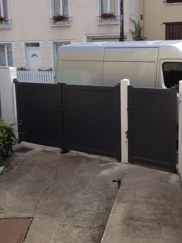 Portail aluminium sur mesure - réalisation Bordeaux (Nouvelle-Aquitaine)