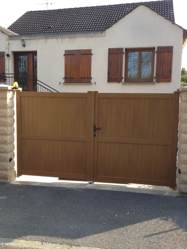Portail aluminium sur mesure - réalisation Metz (Grand Est)