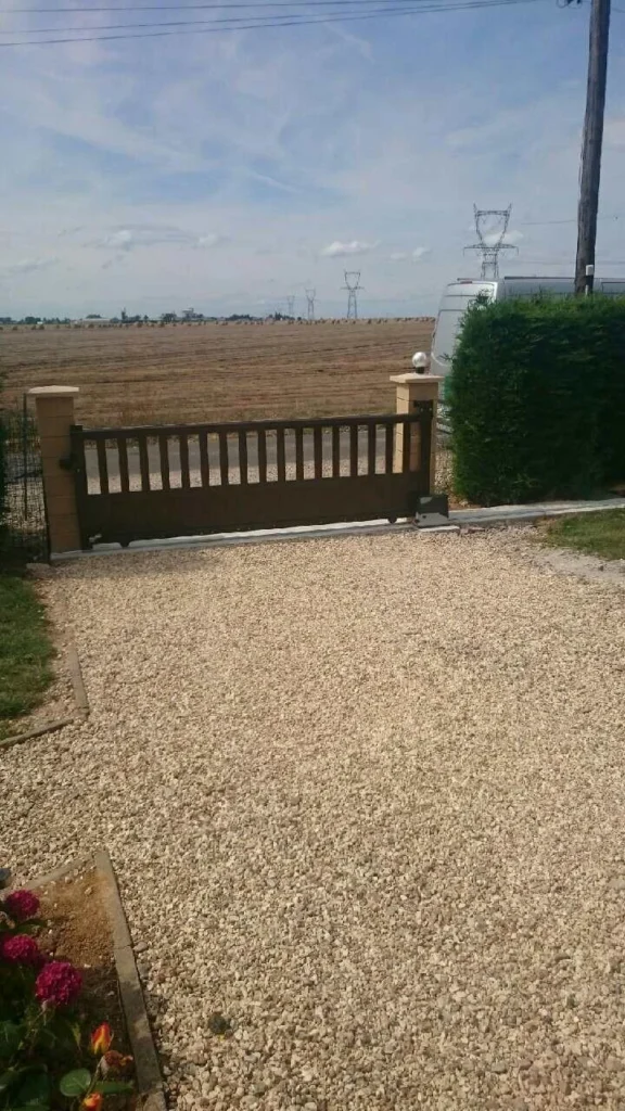 Portail aluminium sur mesure - réalisation Nancy (Grand Est)