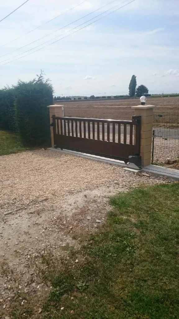 Portail aluminium sur mesure - réalisation Strasbourg (Grand Est)
