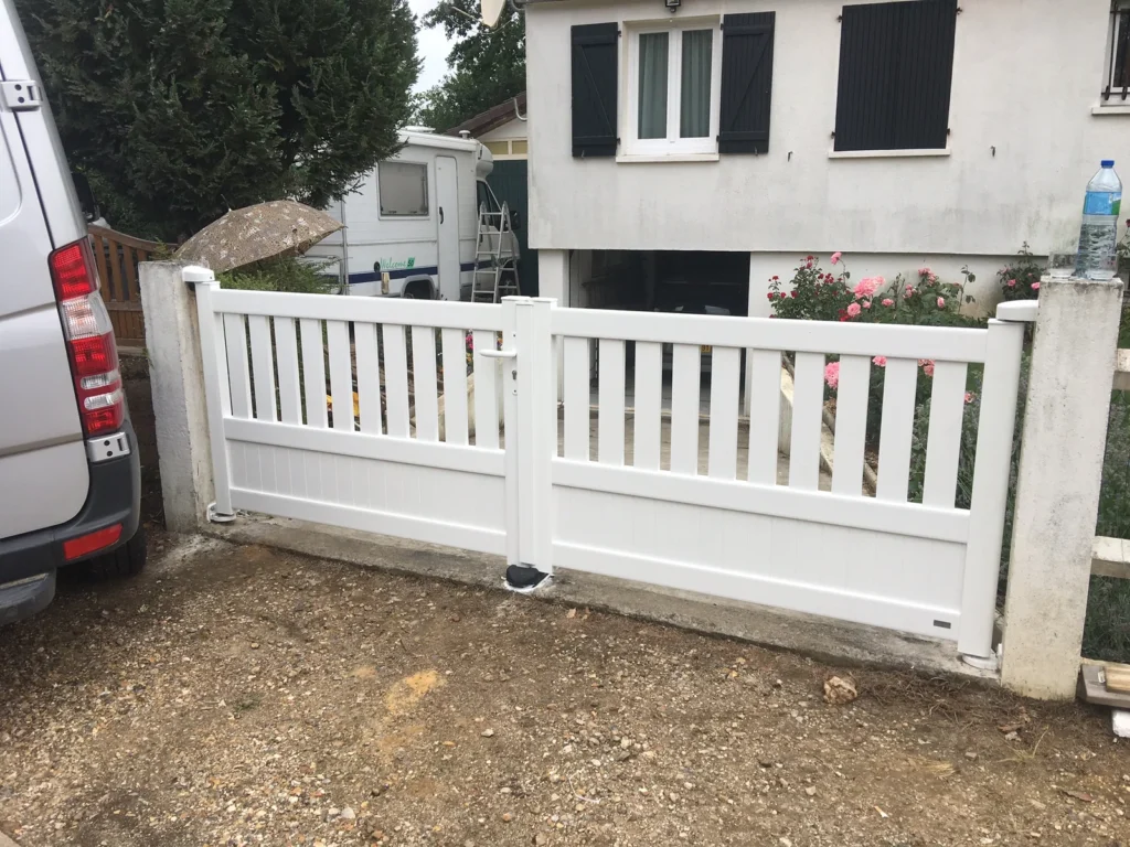 Portail aluminium sur mesure - réalisation Nice (Provence-Alpes-Côte d’Azur)