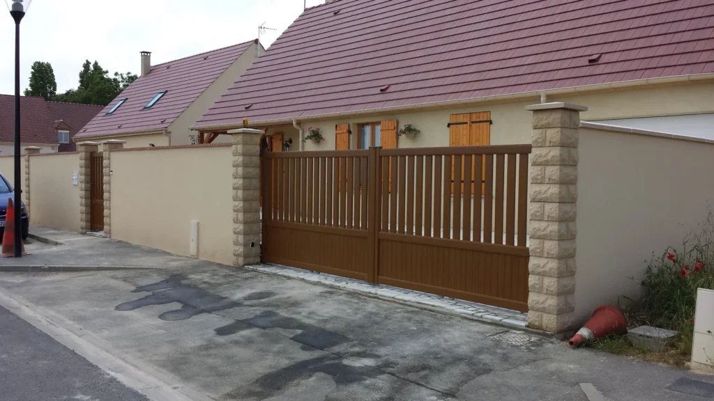 Portail aluminium sur mesure - réalisation Orléans (Centre-Val de Loire)