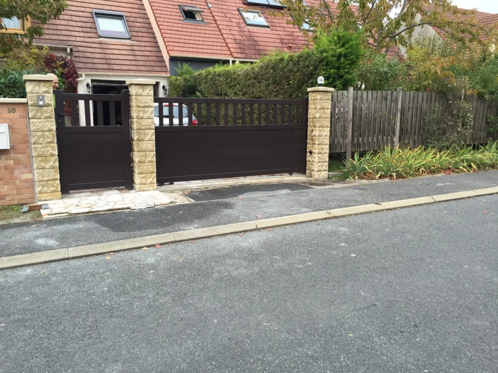 Portail aluminium sur mesure - réalisation Toulouse (Occitanie)
