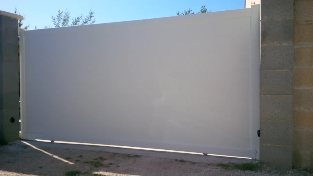 Portail aluminium sur mesure - réalisation Nice (Provence-Alpes-Côte d’Azur)