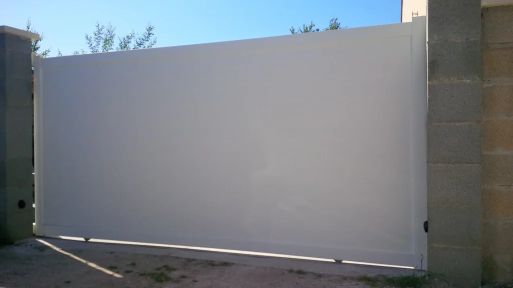 Portail aluminium sur mesure - réalisation Lille (Hauts-de-France)
