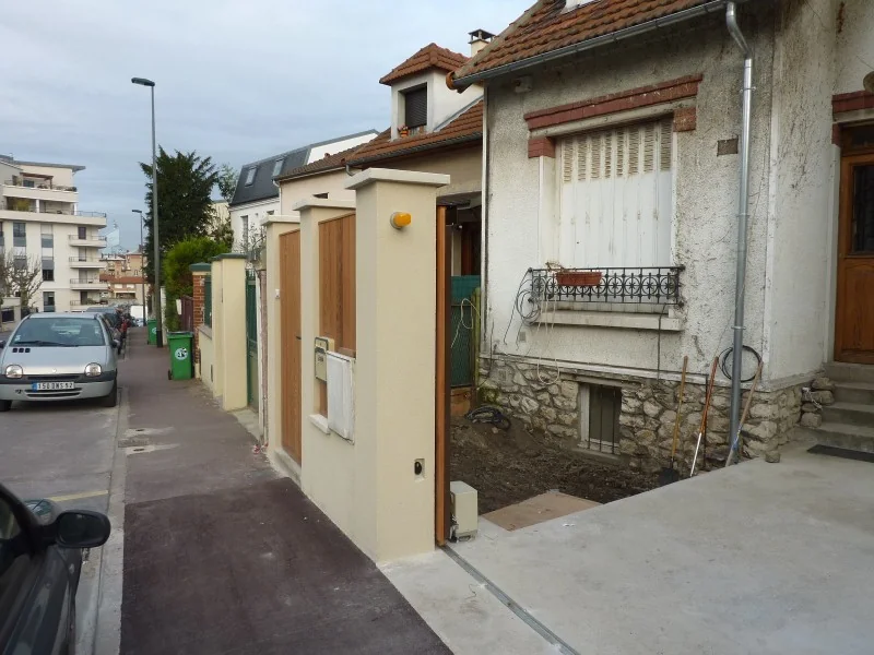 Portail aluminium sur mesure - réalisation Clermont-Ferrand (Auvergne-Rhône-Alpes)