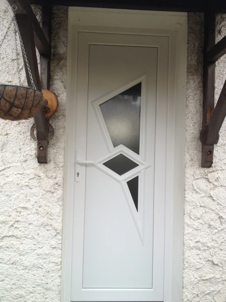 Porte d’entrée sur mesure - réalisation Nice (Provence-Alpes-Côte d’Azur)