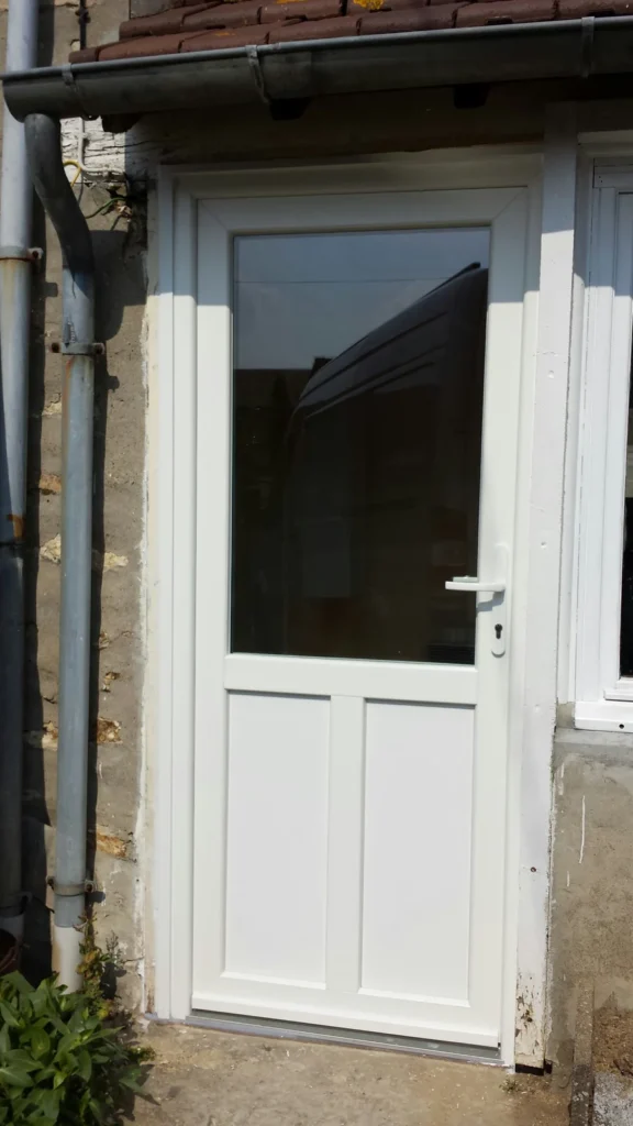 Porte d’entrée sur mesure - réalisation Angers (Pays de la Loire)