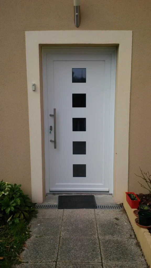 Porte d’entrée sur mesure - réalisation Essonne (Île-de-France)