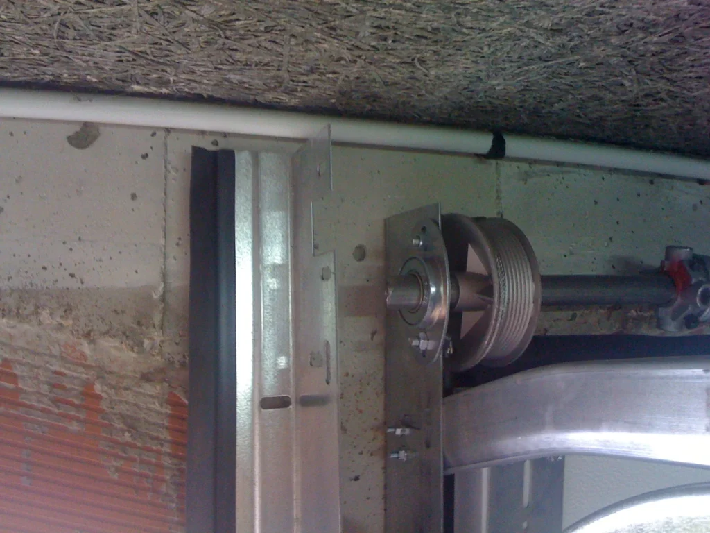 Porte de garage basculante sur mesure - réalisation La Rochelle (Nouvelle-Aquitaine)